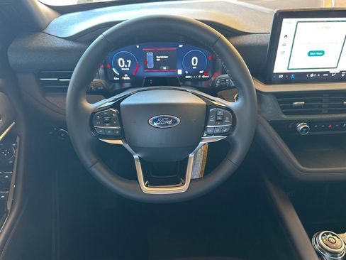 New 2026 Ford Explorer Platinum image 13