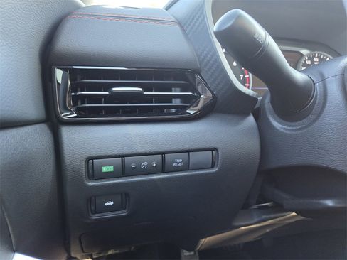 New 2025 Nissan Sentra SR w/ SR Premium Package image 17