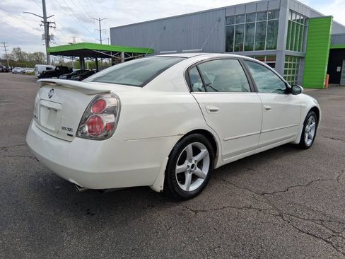 Used 2005 Nissan Altima 3.5 SE w/ (M01) Sport Pkg FWD image 6