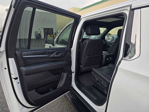 Used 2024 GMC Yukon XL Denali image 17