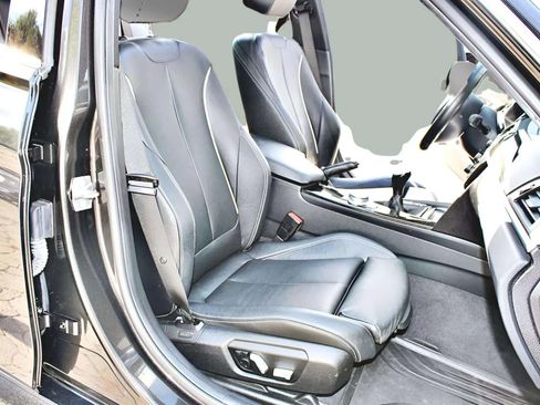 Used 2017 BMW 340i xDrive Sedan image 28