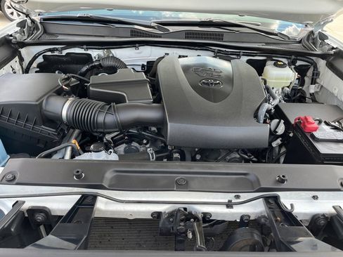 Certified 2022 Toyota Tacoma TRD Off-Road w/ Technology Package image 20