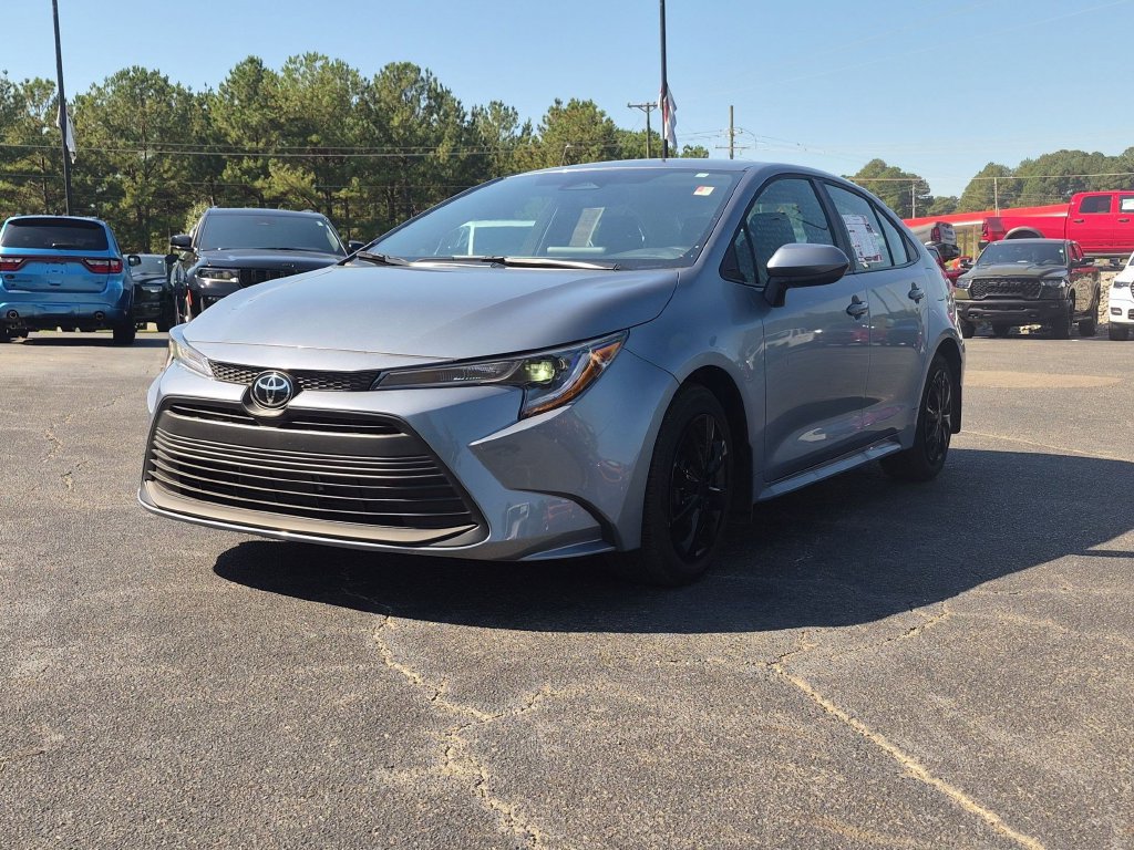 Used 2026 Toyota Corolla LE FWD image 9