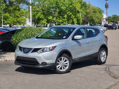 Used 2018 Nissan Rogue Sport S w/ S Appearance Package FWD image 2