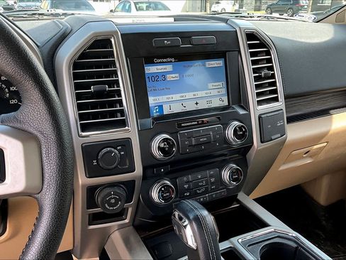 Used 2016 Ford F150 Lariat w/ Equipment Group 502A Luxury image 7