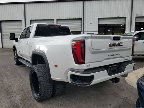 Used 2024 GMC Sierra 3500 Denali AWD/4WD image 3