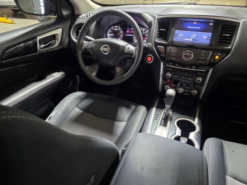 Used 2019 Nissan Pathfinder S FWD image 20