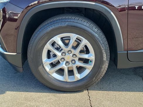 Used 2021 Chevrolet Traverse LT FWD image 24