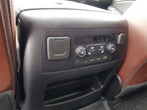 Used 2019 Chevrolet Tahoe Premier w/ Premier Plus Edition image 11