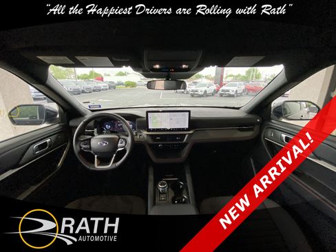 Used 2025 Ford Explorer ST-Line AWD/4WD image 17