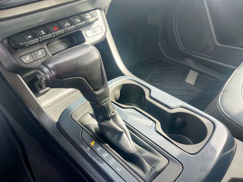 Used 2019 Chevrolet Colorado Z71 AWD/4WD image 16