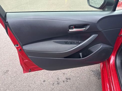 Used 2021 Toyota Corolla LE image 19