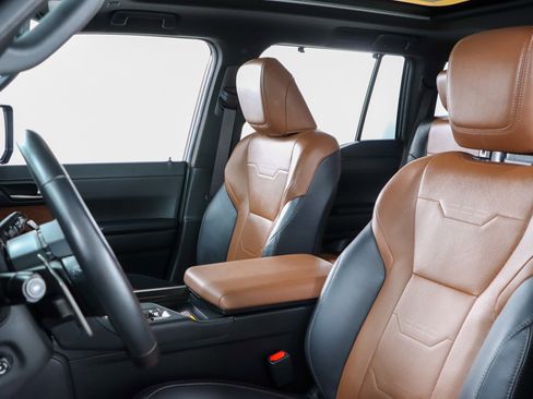 Used 2025 Lexus GX 550 w/ Accessory Package (Z1) image 27