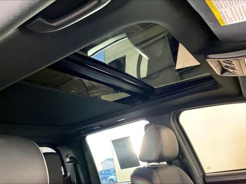 Used 2023 Nissan Titan PRO-4X w/ Pro-4x Convenience Package image 23