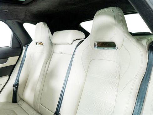 Used 2022 Jaguar F-PACE SVR image 33