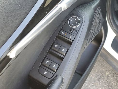 Certified 2024 Kia Seltos S FWD image 9