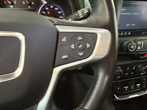 Used 2021 GMC Terrain SLT FWD image 17