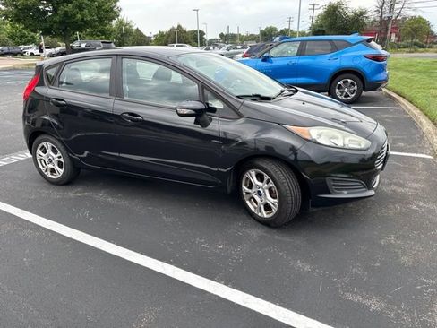 Used 2015 Ford Fiesta SE FWD image 2