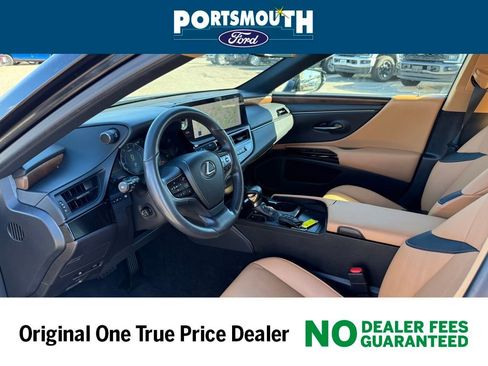 Used 2023 Lexus ES 250 w/ Premium Package image 4