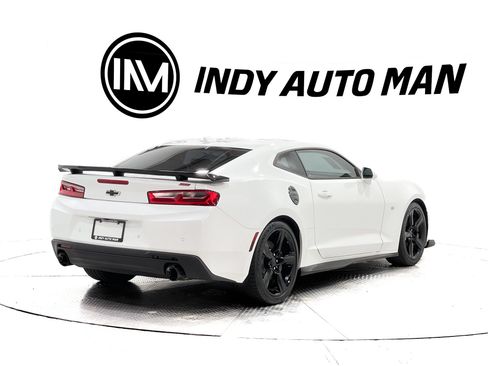 Used 2018 Chevrolet Camaro SS RWD image 4
