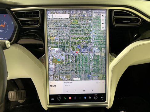 Used 2018 Tesla Model X 75D AWD/4WD image 33
