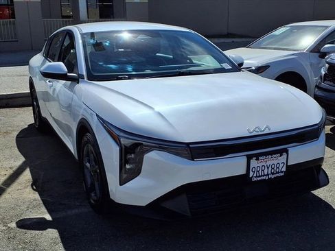 Used 2025 Kia K4 LXS image 3