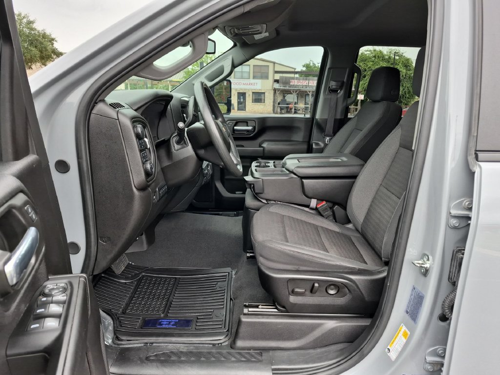 Certified 2025 Chevrolet Silverado 2500 Custom w/ Custom Value Package AWD/4WD image 17