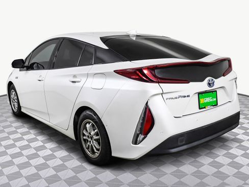 Used 2017 Toyota Prius Prime Advanced image 6