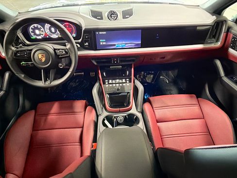 Certified 2026 Porsche Cayenne S AWD/4WD image 16