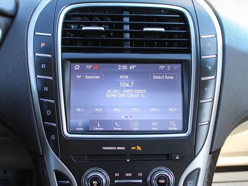 Used 2020 Lincoln Nautilus Reserve w/ Equipment Group 201A image 14