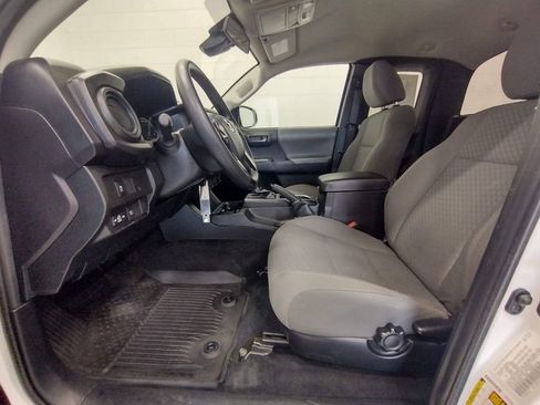 Used 2022 Toyota Tacoma SR RWD image 17