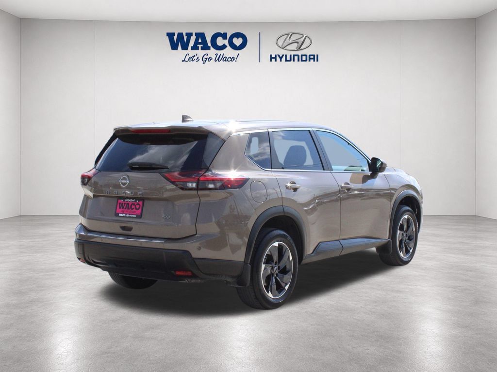 Used 2024 Nissan Rogue SV FWD image 8