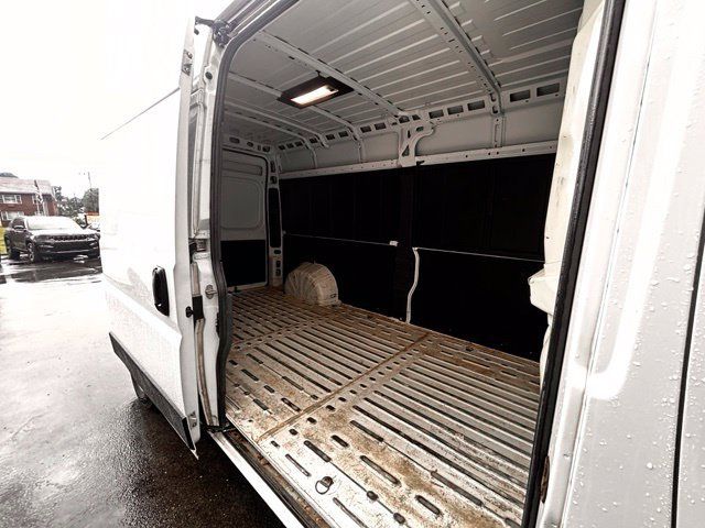 Used 2025 RAM ProMaster 2500 w/ Convenience Group FWD image 12