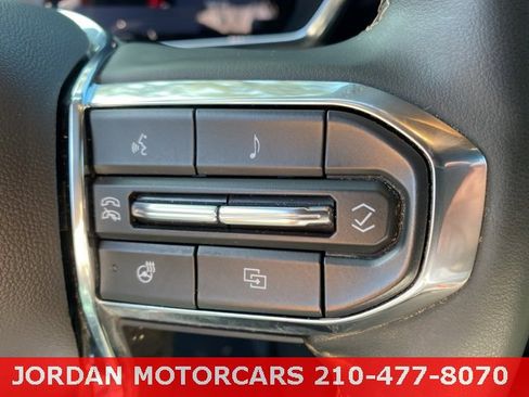 Used 2024 GMC Canyon Denali image 37