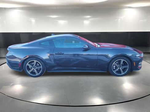 Used 2024 Ford Mustang Premium image 4