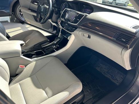 Used 2017 Honda Accord EX-L image 27