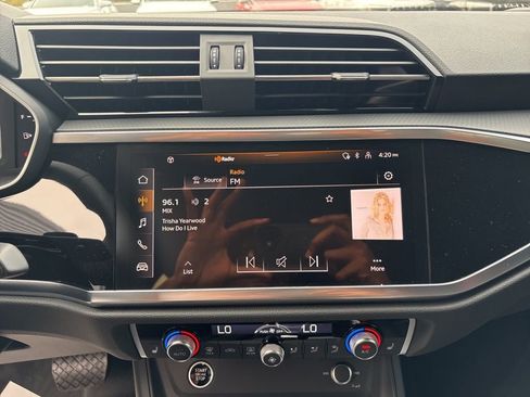 New 2025 Audi Q3 2.0T Premium image 19