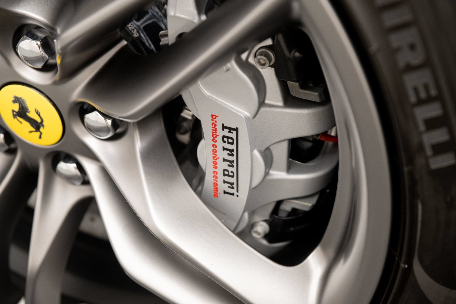 Used 2021 Ferrari 812 GTS RWD image 39