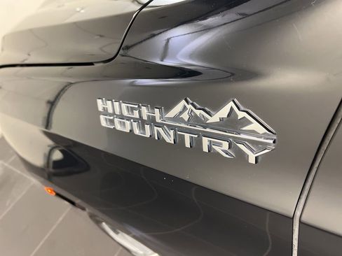 Used 2021 Chevrolet Tahoe High Country w/ Premium Package image 40