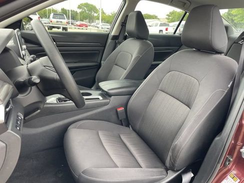 Used 2025 Nissan Altima 2.5 SV FWD image 23