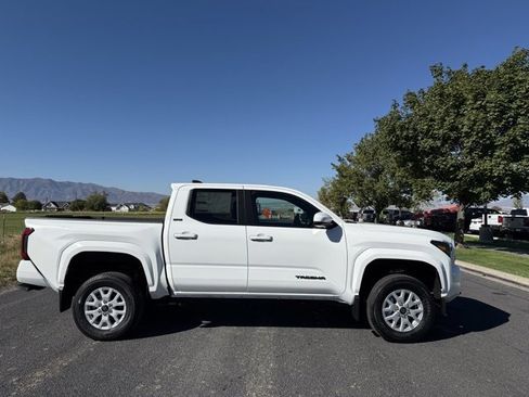 New 2025 Toyota Tacoma SR5 image 6