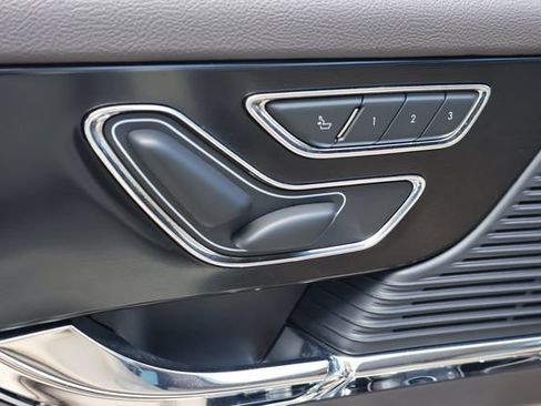 Used 2020 Lincoln Corsair FWD w/ Premium Package image 12