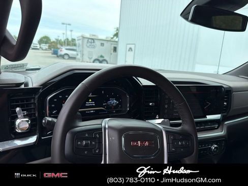 Used 2023 GMC Sierra 1500 SLT w/ SLT Premium Plus Package AWD/4WD image 9