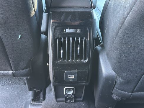 Used 2024 Jeep Compass Latitude AWD/4WD image 12