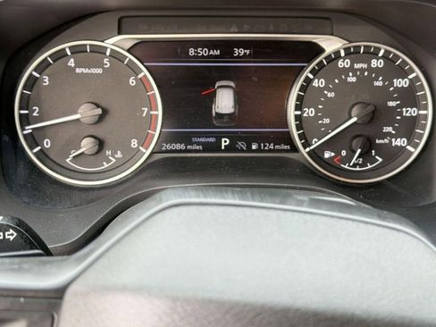 Used 2025 Nissan Rogue SV FWD image 11