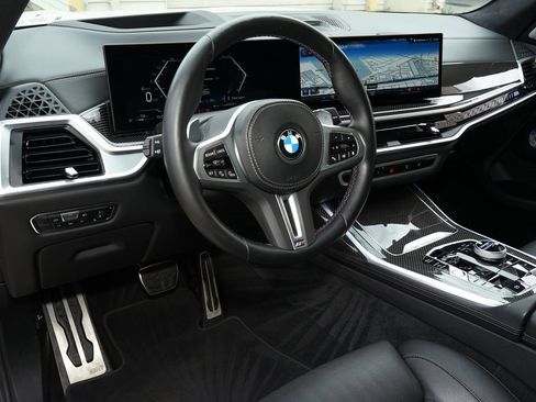 Used 2023 BMW X7 M60i image 8
