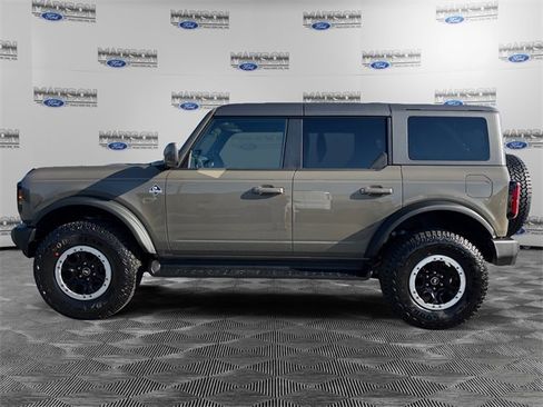 New 2025 Ford Bronco Outer Banks w/ Sasquatch Package image 2