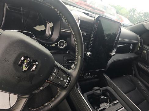 Used 2025 RAM 1500 Limited AWD/4WD image 3