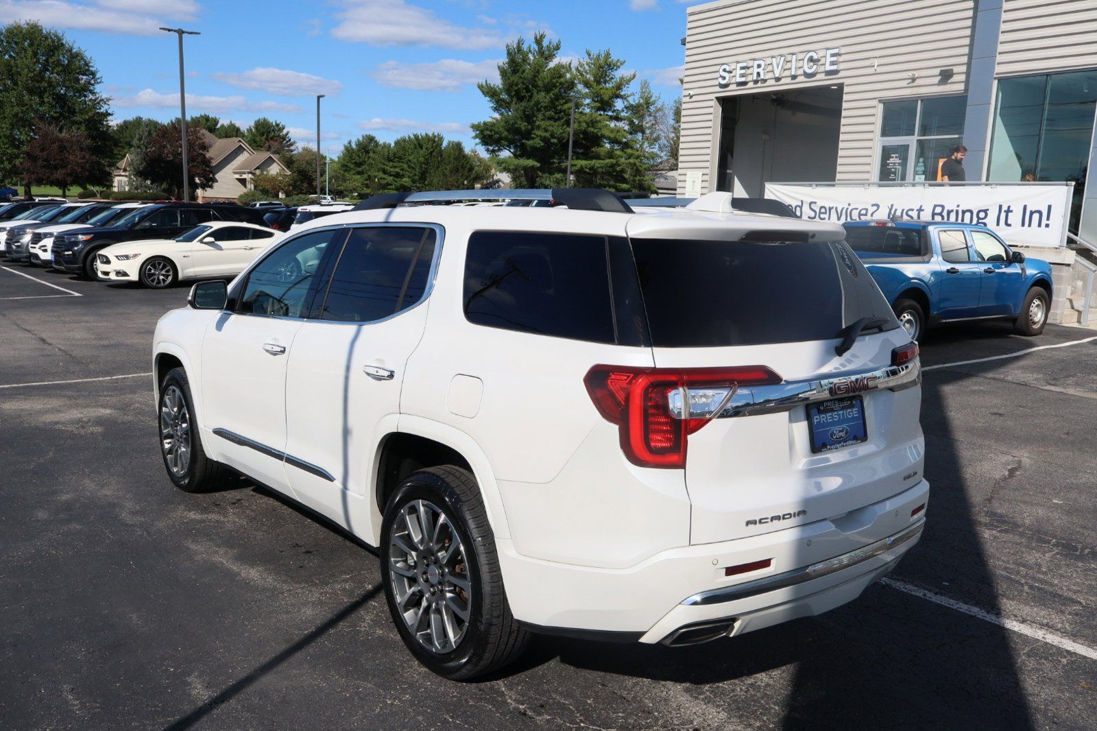 Used 2021 GMC Acadia Denali w/ Denali Ultimate Package AWD/4WD image 5