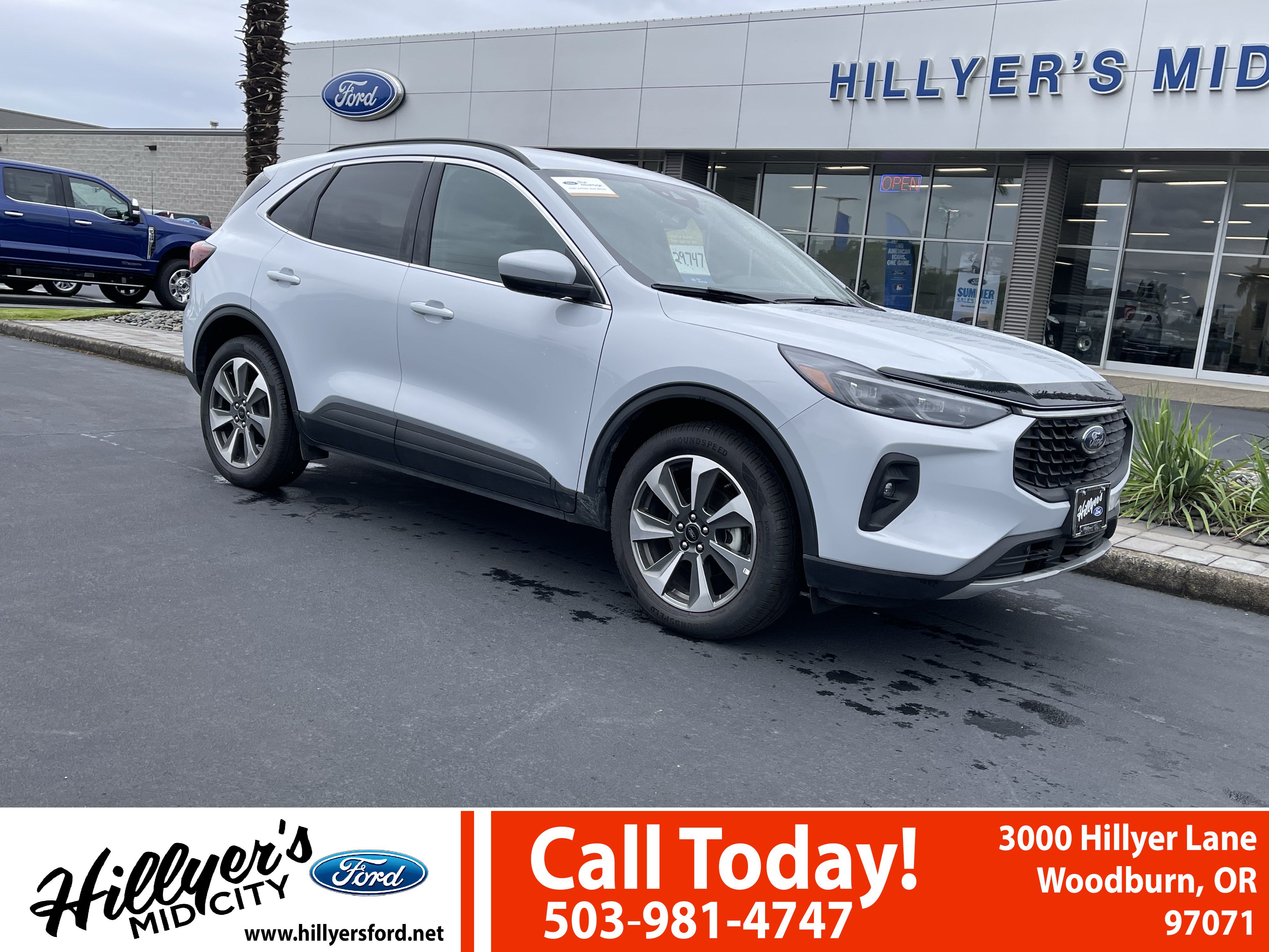 Certified 2025 Ford Escape Platinum AWD/4WD image 1